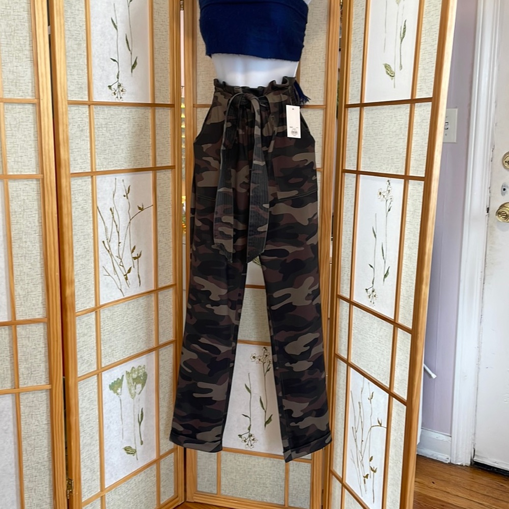 SO Camouflage Pants Paper-bag Waist NWT Size 11 juniors medium women